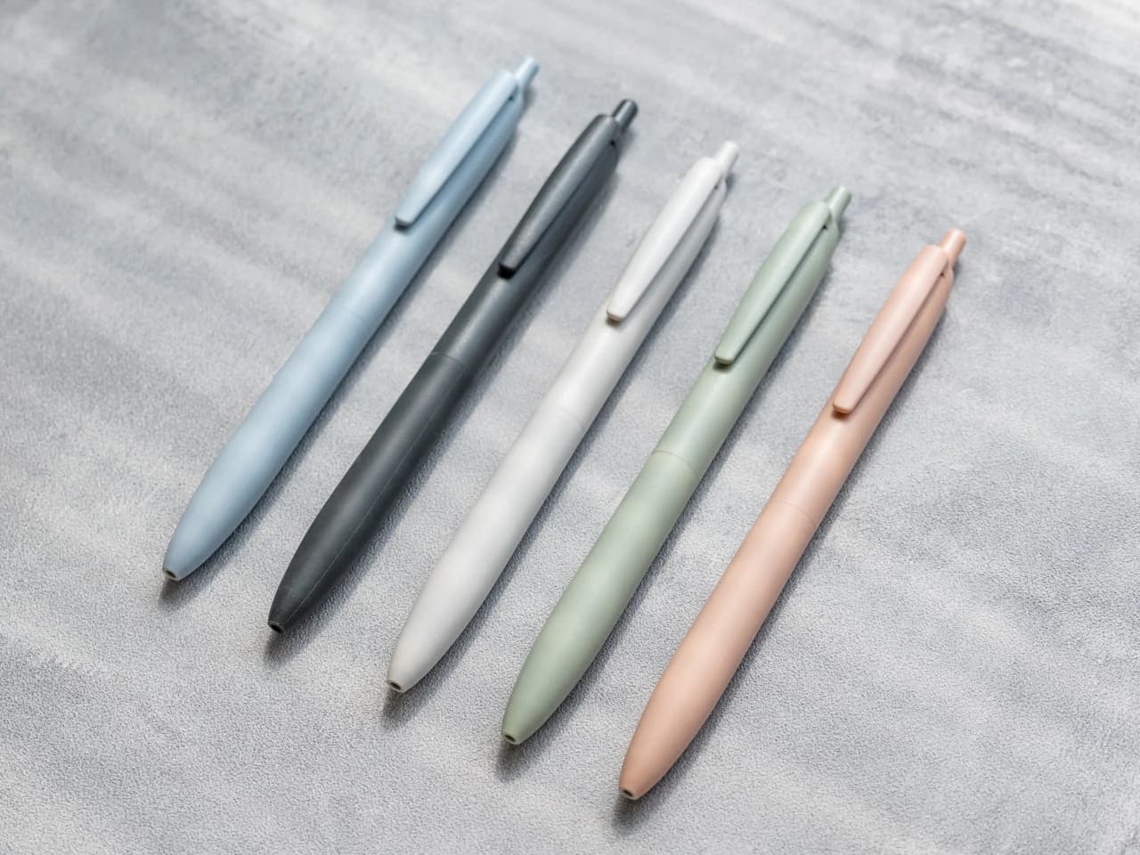 Is the "Addictively Smooth Writing Feel" the Real Deal? A Deep Dive into Mitsubishi Pencil's Jetstream Single.