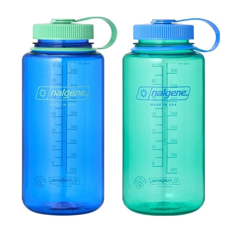 No gasket, yet leak-proof. The "Nalgene Bottle" eliminates every water bottle frustration.