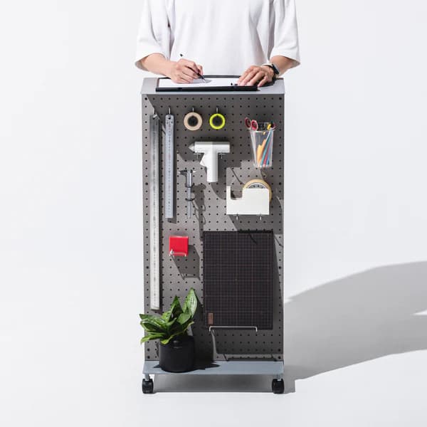 A Desk That's Not Just for Sitting: "WALL FOR ONE" — The Roaming "Wall" That Moves Through Your Home
