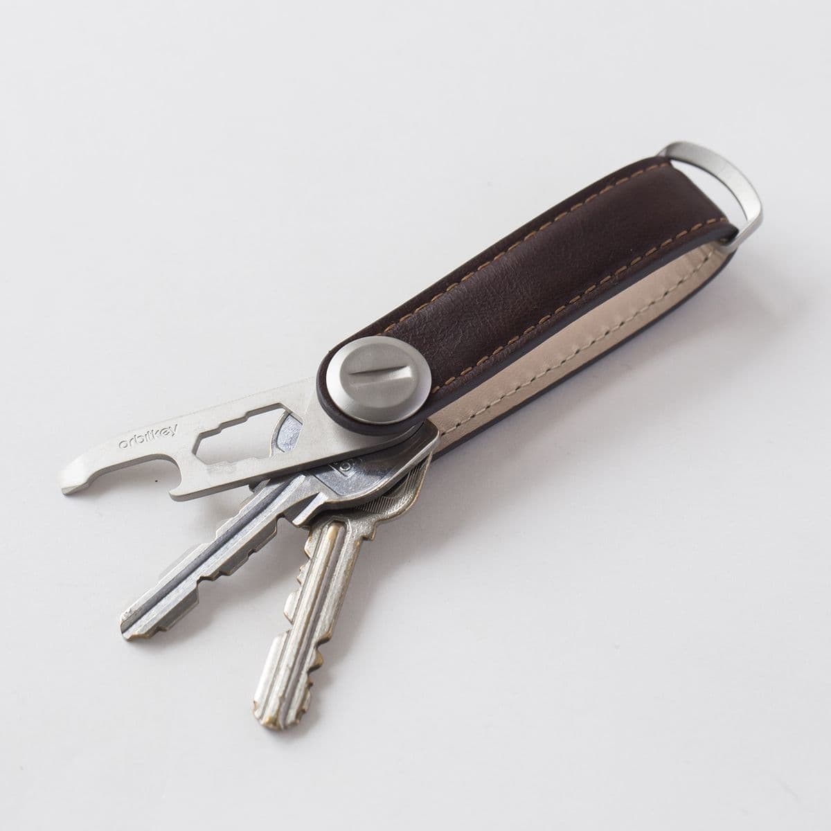 The Jangle of Keys Is Noise. "Orbitkey" Is the Grown-Up Tool That Brings Silence to Your Pocket.